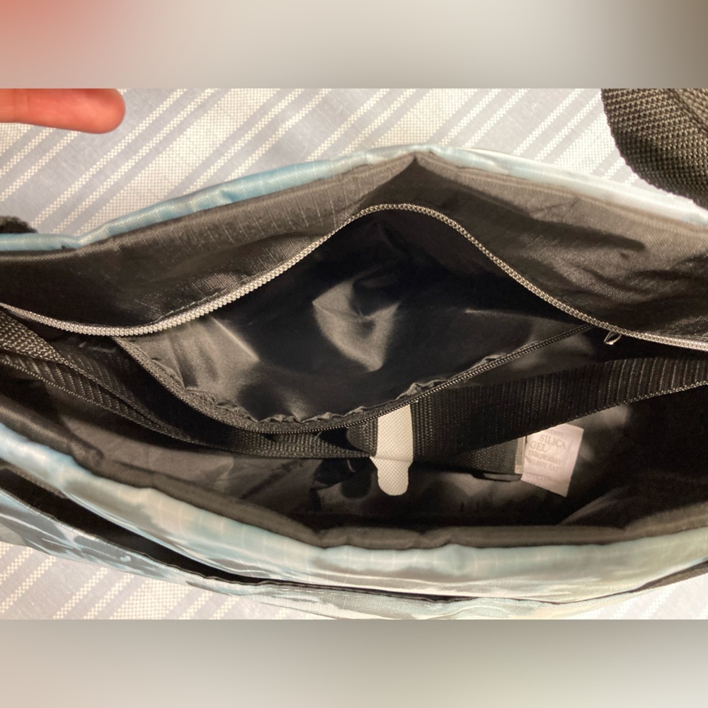 NWT DSW tote bag. - Picture 4 of 5